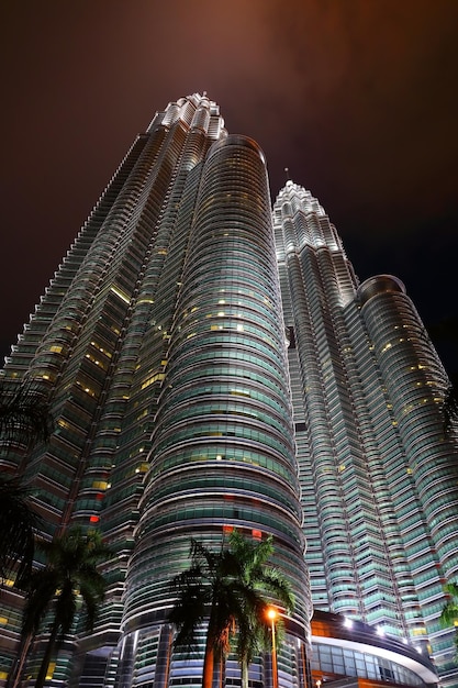 Petronas Twin Towers di notte a Kuala Lumpur