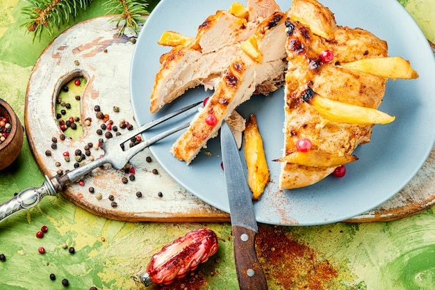 Petto di pollo grigliato a fette