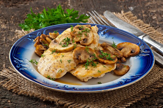 Petto di pollo grigliato con funghi