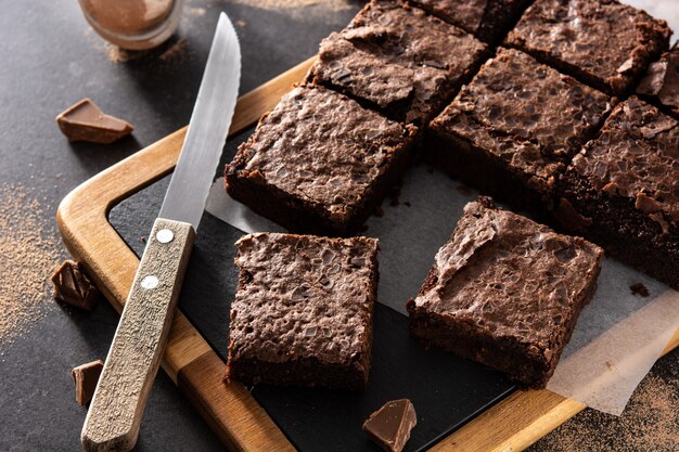 Pezzi di brownies fatti in casa