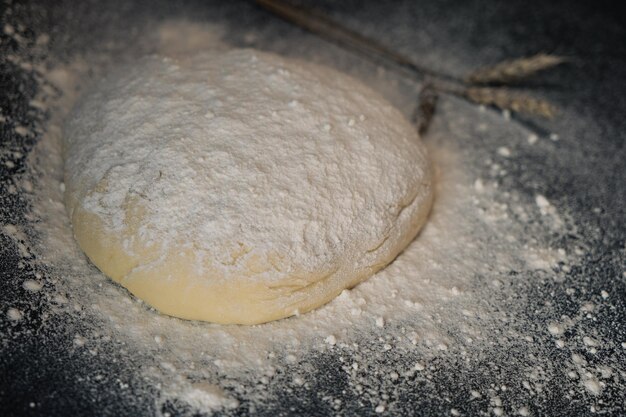 Pezzo di pasta rialzato per fare