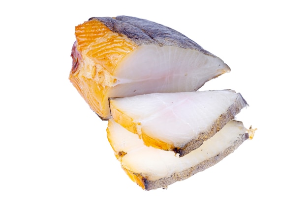 Pezzo di pesce halibut bianco affumicato