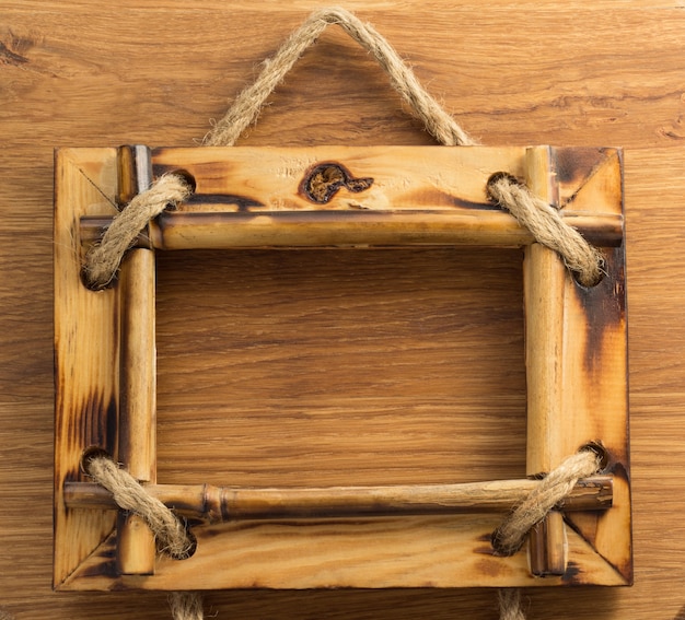 Photo frame su sfondo di legno