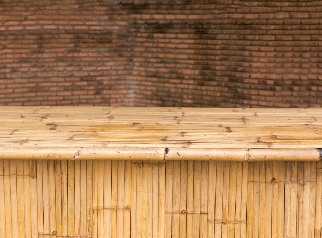 piano in legno di bambù per esposizione prodotto naturale