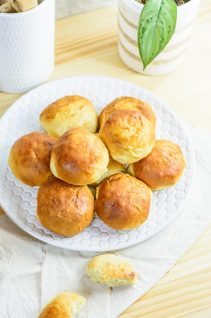 piatto con panini fatti in casa