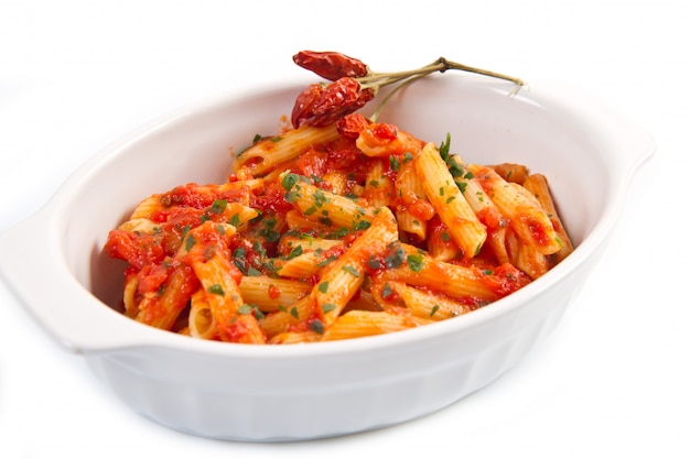 piatto con pasta all&#39;arrabbiata