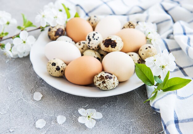 Piatto con uova di gallina