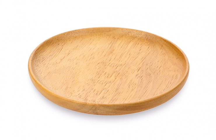 Foto piatto di legno su fondo bianco
