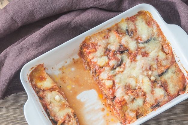 Piatto di parmigiana di melanzane