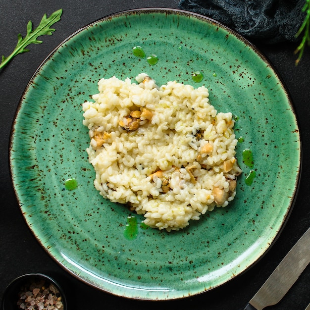 piatto principale di cozze risotto