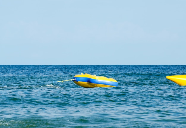 Piatto rotondo gonfiabile per intrattenimento in mare, attrazione acquatica