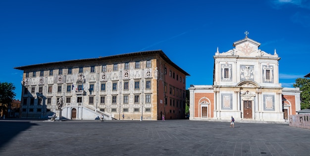 Piazza dei Cavalieri è la seconda piazza principale di Pisa