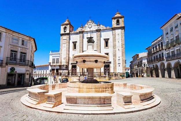 Piazza Giraldo, Evora