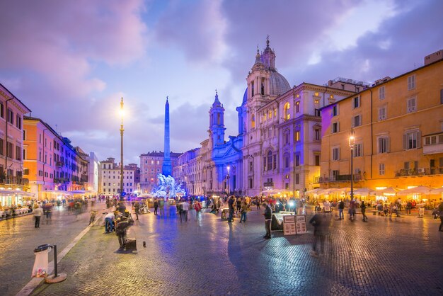 Piazza Navona a Roma, Italia al crepuscolo