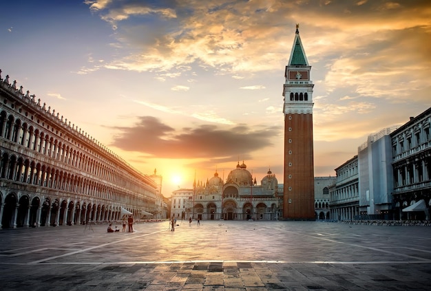 Piazza San Marco dopo l'alba. Venezia, Italia