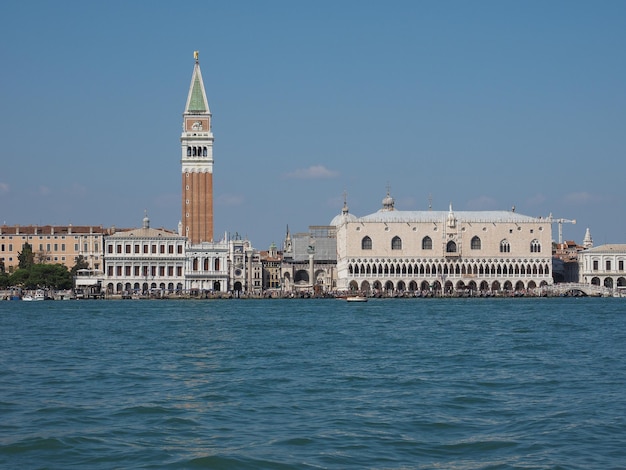 Piazza San Marco vista dal bacino di San Marco a Venezia