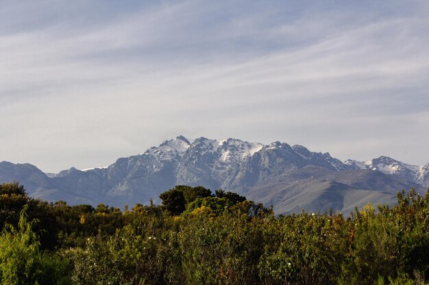 Picco di Almanzor nella montagna Gredos in una giornata di sole Spazio di copia Messa a fuoco selettiva