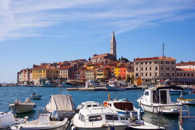 Piccola città di Rovigno in Istria, Croazia