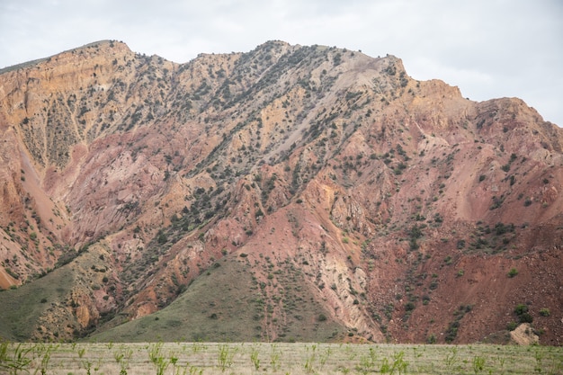 Piccola montagna rossa in Armenia