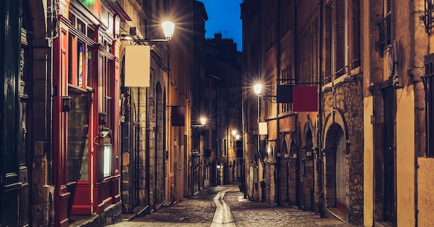 Piccola strada nella vecchia Lione, Francia