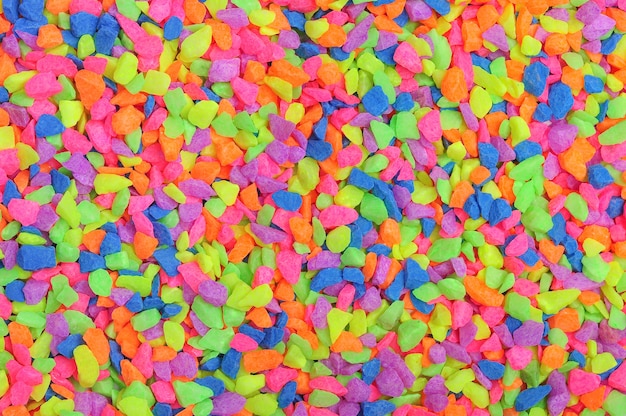 Piccole patatine colorate di marmo