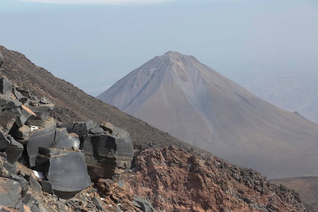 Piccolo Ararat noto anche come Monte Sis o Ararat Minore dal Monte Ararat Maggiore Agri Dagi Regione dell'Anatolia Orientale Turchia