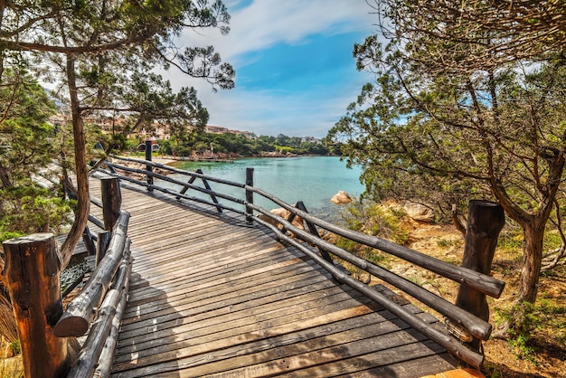 Piccolo ponte di legno a Porto Cervo