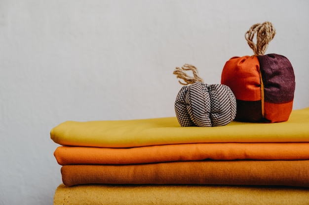 Piccolo tessuto lavorato a maglia zucca decorativa fatta a mano autunno autunno arredamento ringraziamento e tavolo di halloween