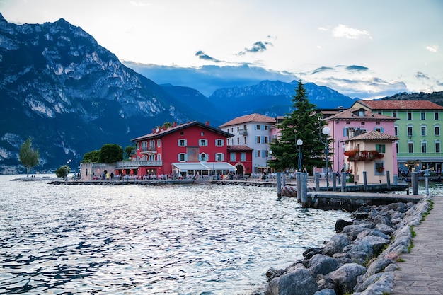 Piccolo villaggio Torbole e Lago di Garda nel crepuscolo,regione Trentino Alto Adige, Italy