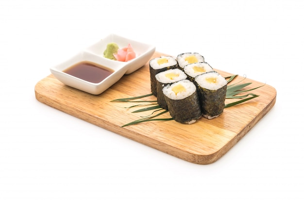 Pickled ravanello maki sushi- stile cibo giapponese