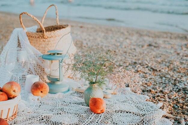 picnic estivo in riva al mare