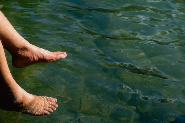 Piedi nell&#39;acqua