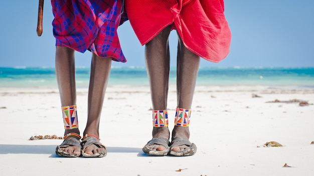 Piedi uomini della tribù Masai