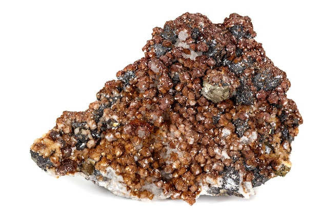 Pietra macro Calcite minerale su sfondo bianco