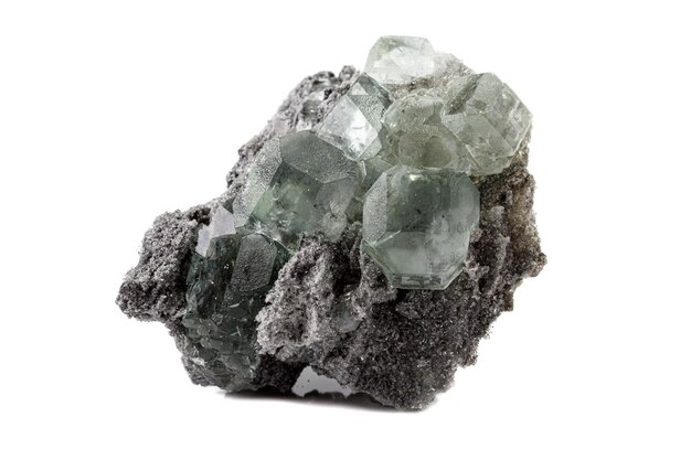 Pietra macro Minerale di fluorite su sfondo bianco