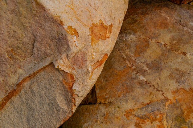 Pietra naturale arenaria rosso brillante strutturato