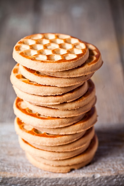 Pila di biscotti al miele