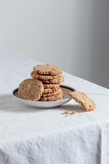 Pila di biscotti d'avena fatti in casa