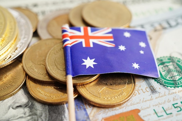 Pila di monete soldi con l'Australia bandiera finanza concetto bancario