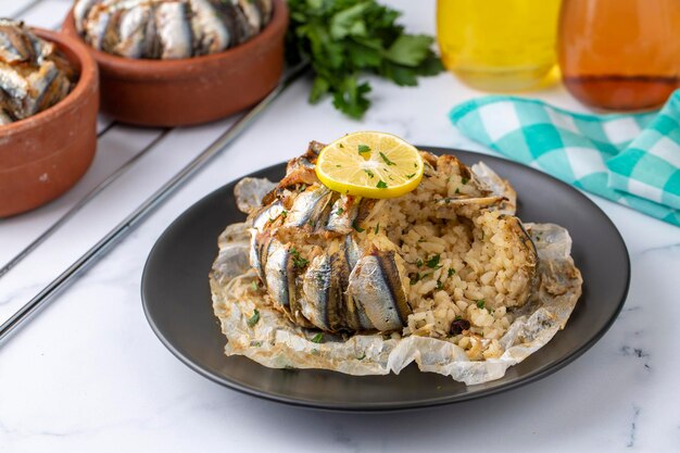 Pilaf di acciughe (hamsi pilav), cucina turca, specialità del Mar Nero (nome turco; hamsili pilav)