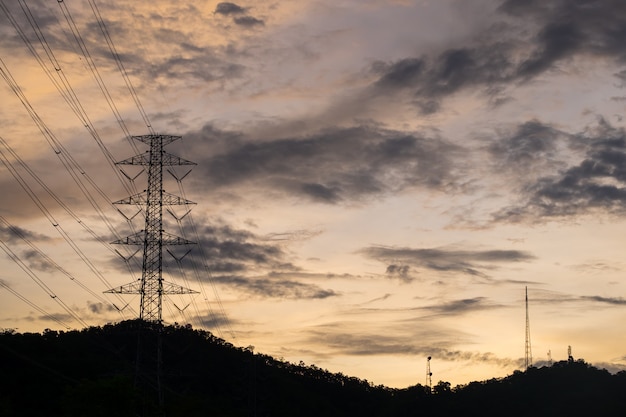 Pilone di elettricità