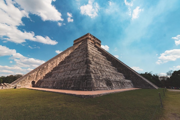 Piramide e città in rovina a Tulum in Messico