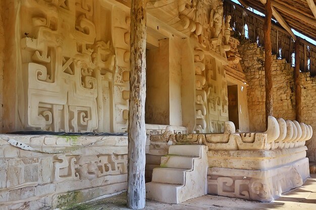 piramidi messicane città antica maya, paesaggio america precolombiana chicenica maya