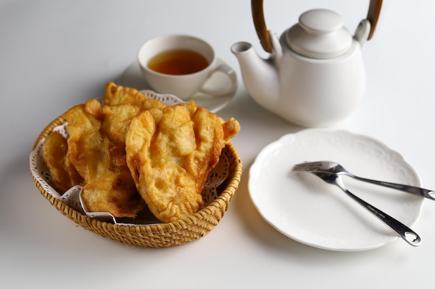 Pisang goreng o frittella di banana o banana fritta