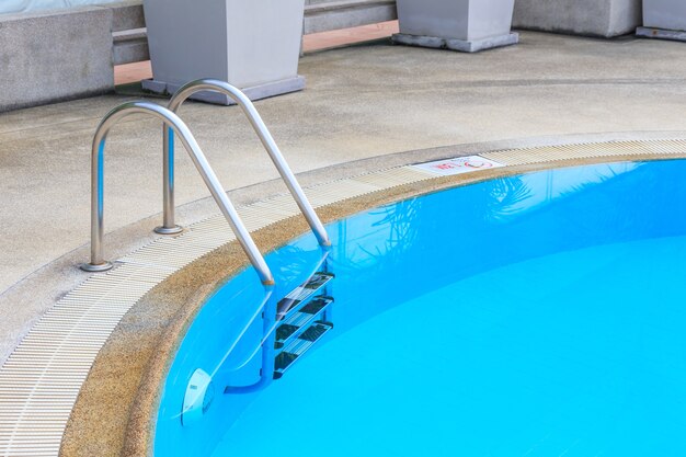 Piscina con scala.