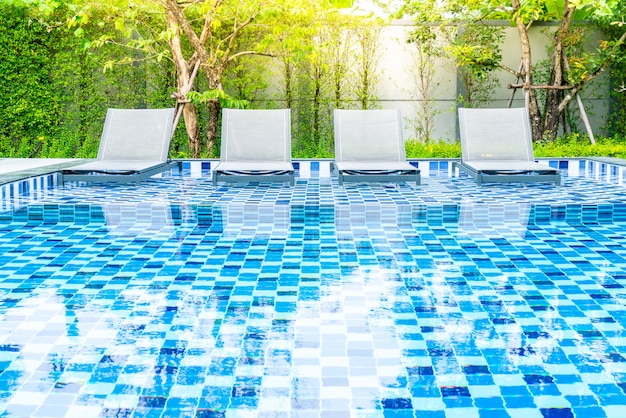 piscina da letto con piscina all'aperto in hotel e resort