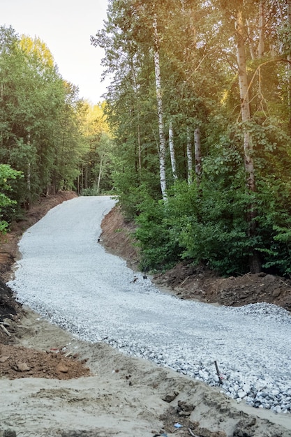 Pista di skiroll incompiuta sulle piste del bosco.