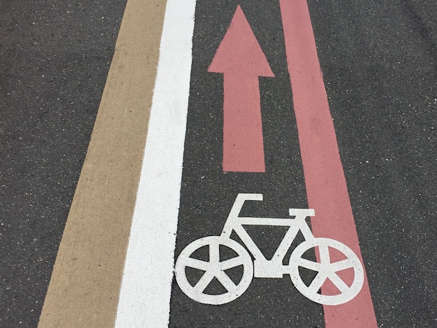 Piste ciclabili e Bike Lane Symbol