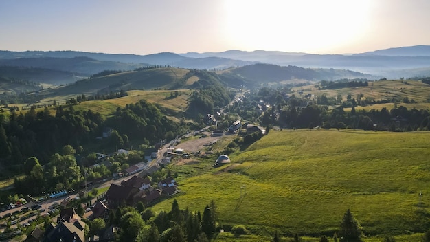 Pittoresche pendici settentrionali del Monte Gimba nei Carpazi ucraini