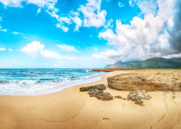 Pittoresco paesaggio marino della spiaggia di Isolidda vicino a Capo San Vito Destinazione di viaggio popolare del Parco Nazionale del Monte Cofano Località San Vito Lo Capo Provincia di Trapani Sicilia Italia Europa